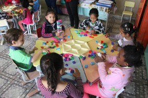 Primeiro dia de aula dos alunos da Vovó Sergia nas escolas municipais