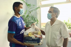 Dínamo realiza doações de cestas básicas