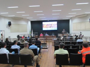 Fórum Comunitário debate situação das invasões no município