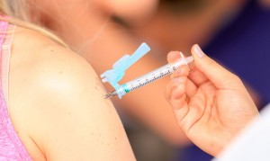 Araxá vacina adolescentes de 17 anos sem comorbidades