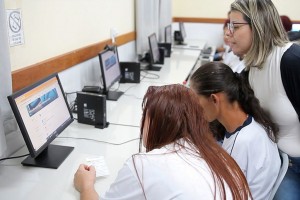 Prefeitura de Araxá inclui informática na grade curricular do EJA