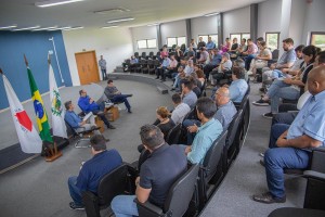 Prefeito recebe vice-governador de Minas Gerais