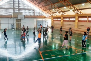 Secretaria de Esportes promove aulas de zumba, alongamento e ginástica