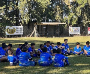 Alunos do projeto Lobinho recebem palestra sobre valores do esporte