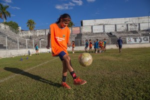 Projeto de Futebol Feminino de Araxá revela atleta