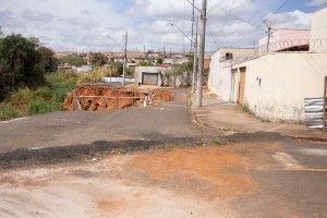 Prefeitura busca recursos para recuperação de erosão no Pão de Açúcar