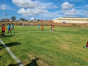 Prefeitura inaugura o campo de futebol do bairro Max Neumann