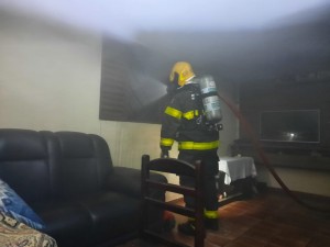 Idoso é resgatado de incêndio com queimaduras de 2º grau