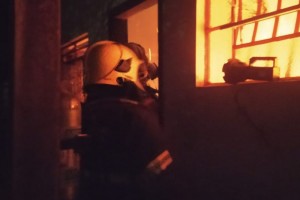 Residência pega fogo no Centro de Araxá