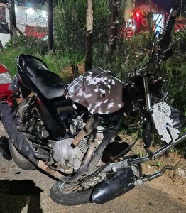 Motociclista inabilitado se envolve em acidente