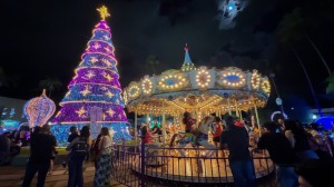 Papai Noel gigante, árvores de 14 metros e carrossel: Araxá ganha decoração especial de Natal