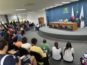 Prefeitura empossa novos servidores aprovados no concurso da educação