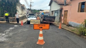 Secretaria de Obras inicia recuperação de vias afetadas pelas chuvas