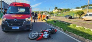 Bombeiros atendem acidente entre motocicletas