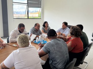 Prefeitura propõe reajuste de 7% para servidores e aumento no vale-alimentação