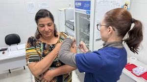 Araxá aplica mais de mil doses na primeira semana de mobilização noturna contra a gripe