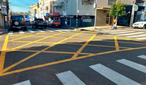 Settrans implanta sinalização de área de conflito em cruzamentos no Centro