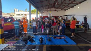 Bombeiros de Araxá lançam projeto “Quartel de Portas Abertas”