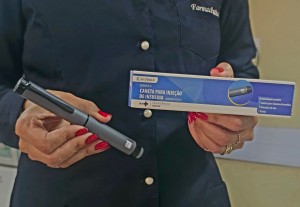 Farmácia Municipal adota canetas de insulina reutilizáveis para fornecimento a pacientes diabéticos