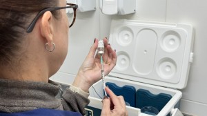 Vacinação contra a gripe segue disponível para população a partir de 6 meses em Araxá