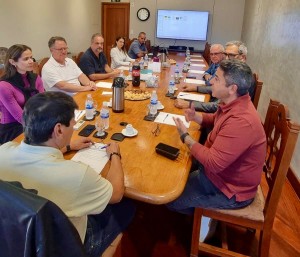 Prefeitura e ACIA iniciam preparativos para iluminação e decoração natalina