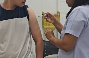 Saúde alerta para baixa adesão à vacinação contra a dengue