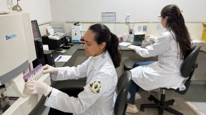 Laboratório Municipal de Araxá conquista nota máxima em avaliação nacional de qualidade