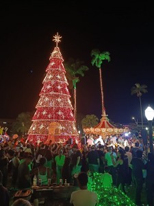 Araxá está oficialmente iluminada para o Natal 2025