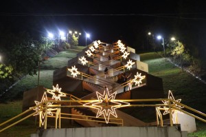 Natal Iluminado leva magia aos bairros de Araxá e encanta moradores com novos pontos de visitação