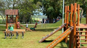 Parceria entre Prefeitura e iniciativa privada inaugura nova praça no setor oeste de Araxá