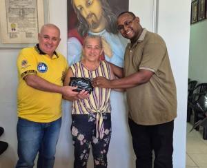 Lions Clube Araxá promove entrega de óculos do Projeto Olhar Cidadão