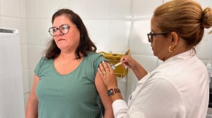 Vacinação itinerante leva imunização contra a gripe para mais perto da população em Araxá