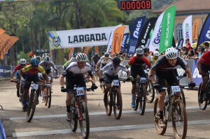 Araxá reúne 1.400 atletas e atrai cerca de 20 mil pessoas durante a Copa Internacional de Mountain Bike