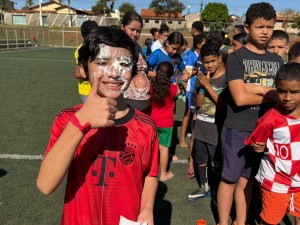 Gincana de Férias garante diversão para crianças na Praça da Juventude