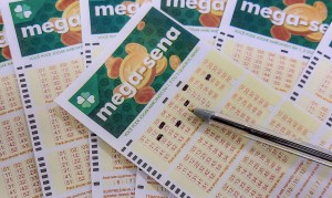 Mega-Sena acumula e pagará R$ 32 milhões na terça-feira (22)