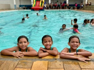 Vida em Movimento transforma rotina de crianças com esporte, inclusão e reabilitação em Araxá